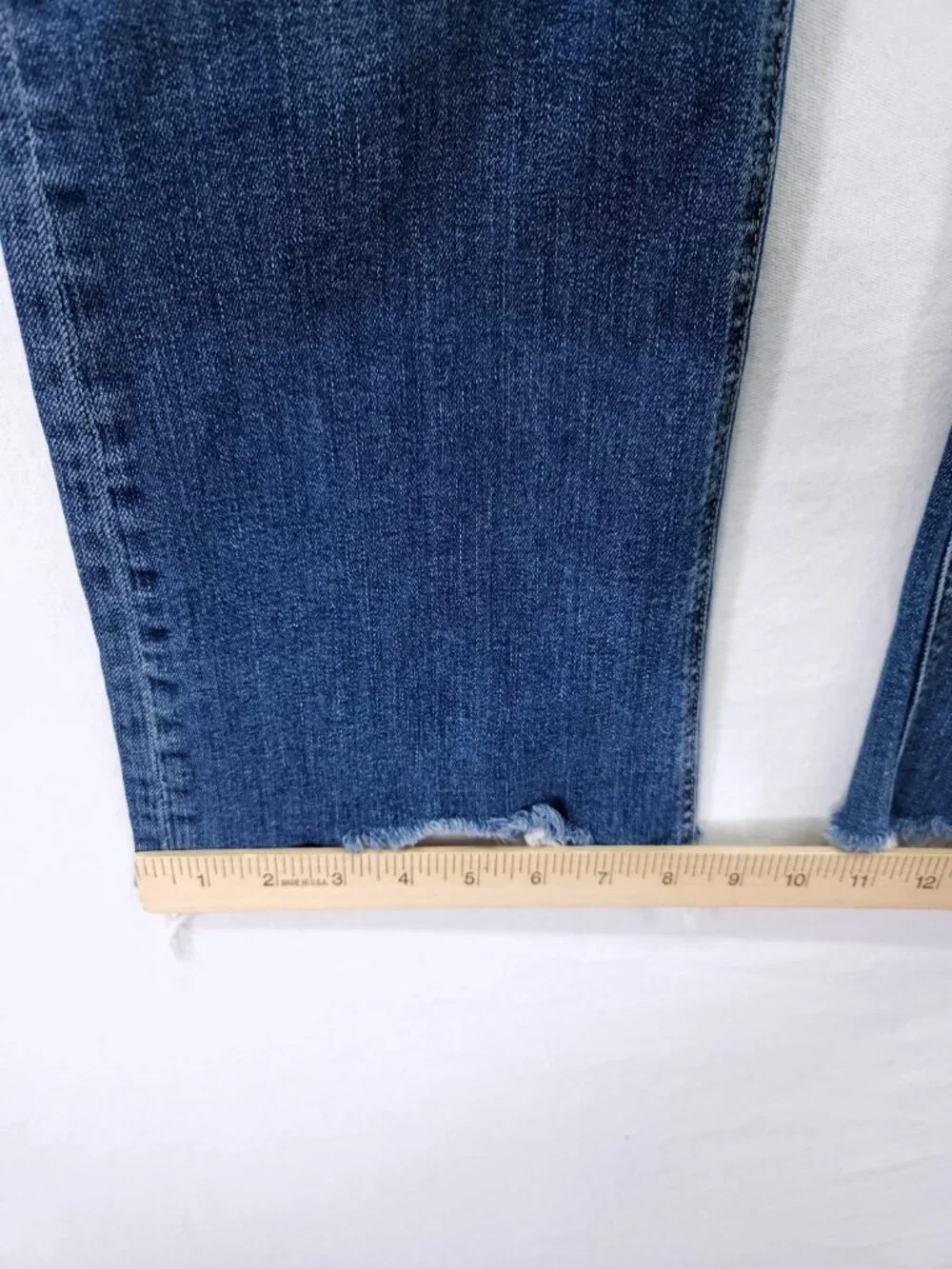 Rag & Bone Frayed Crop Distressed Hem Straight Jeans Size 29 (Actual 31x27)
